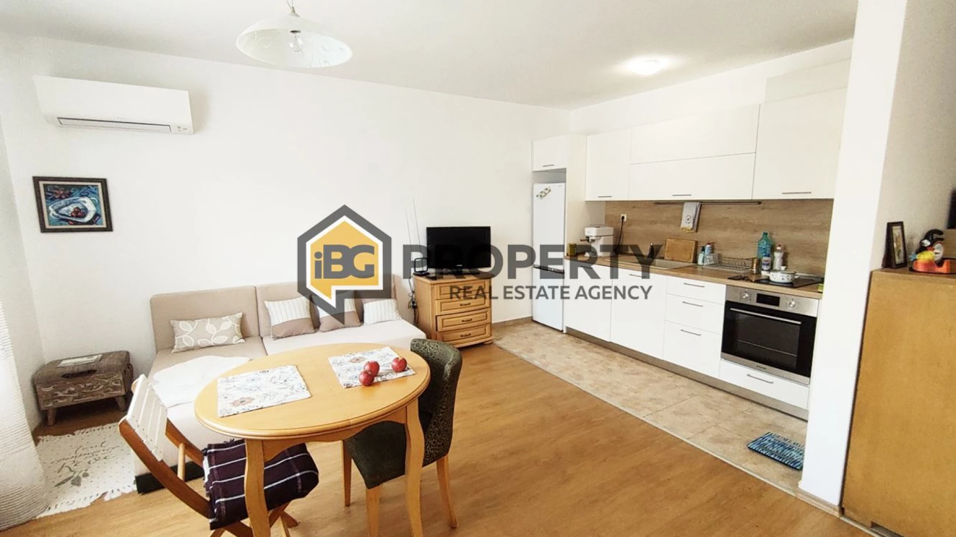 Large Studio for Rent