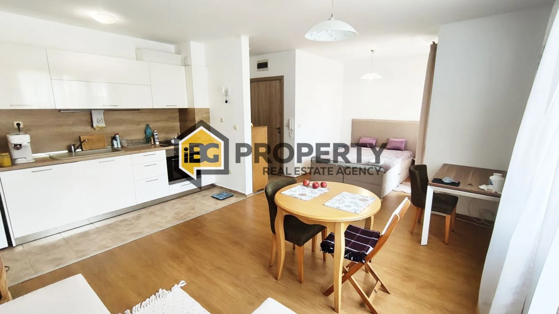 Large Studio for Rent