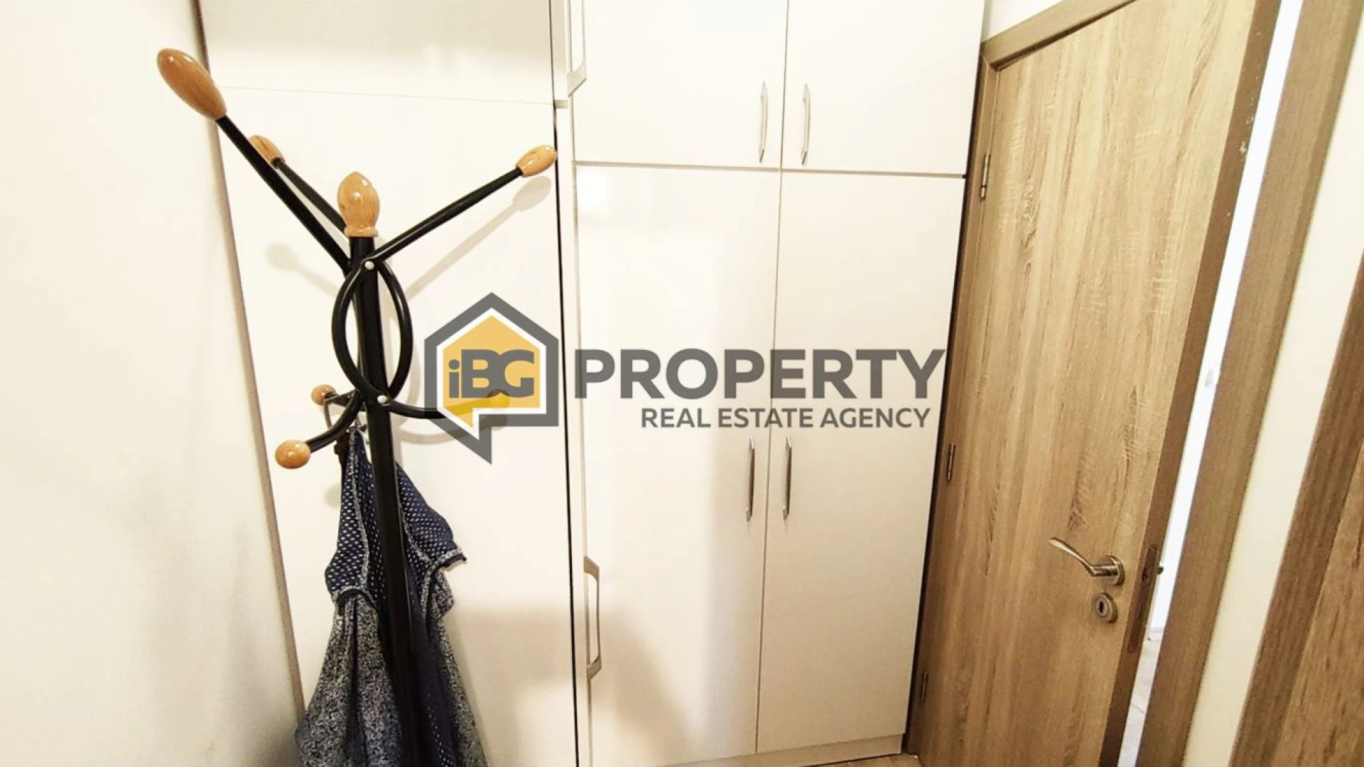Large Studio for Rent
