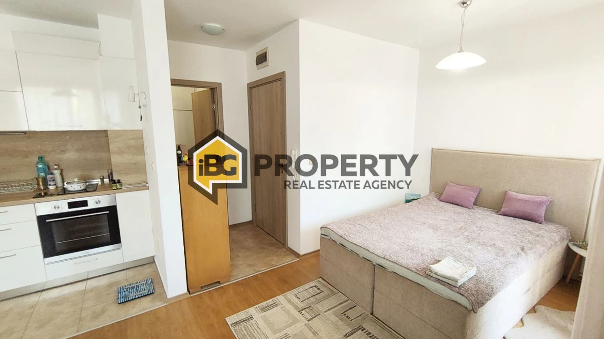 Large Studio for Rent